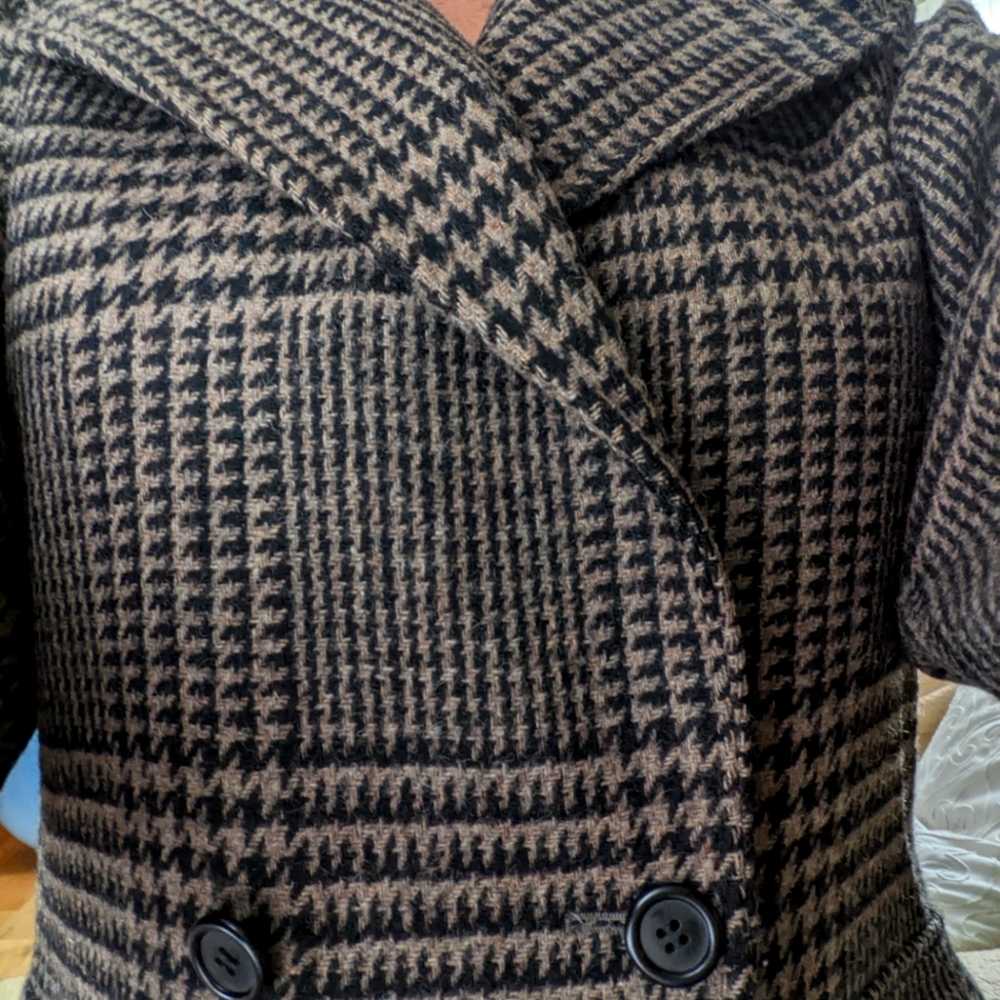 Harve by Harve Benard wool military style. Houndstooth trench coat Size 10